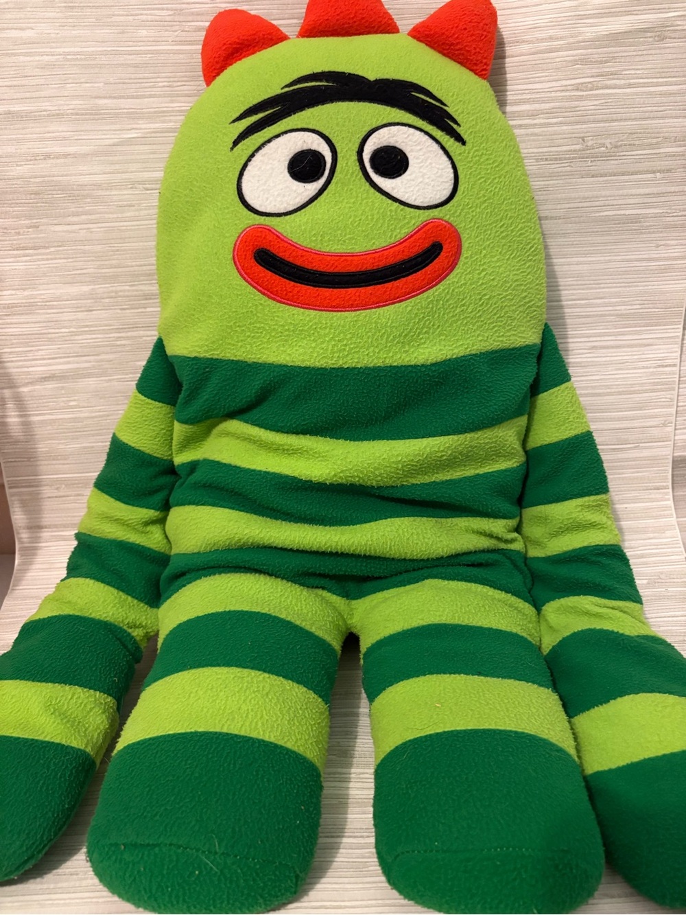 YO GABBA GABBA ✨ Y2K Brobee stuffed animal green good condition
